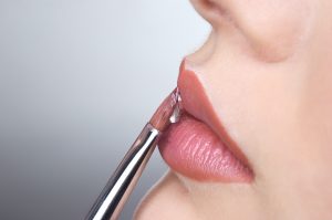 8-trucos-para-maquillaje-de-labios-5